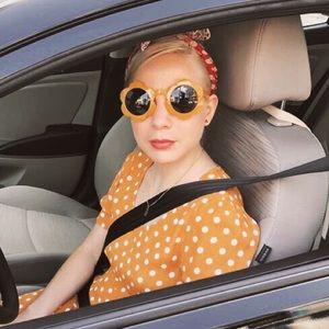 Meet your Posher, Laura